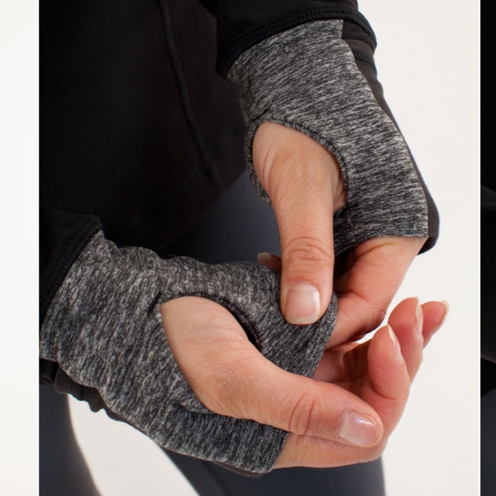 Lululemon Run: Distance Pullover - Picture 3 of 6